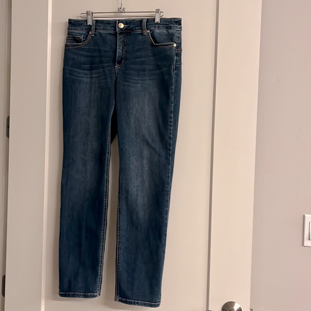 Chicos jeans size 1 so lifting collection size 1 short / US 8